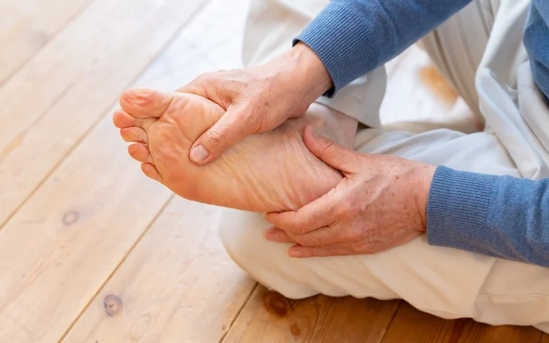 Non-Diabetic vs Diabetic Foot Ulcers